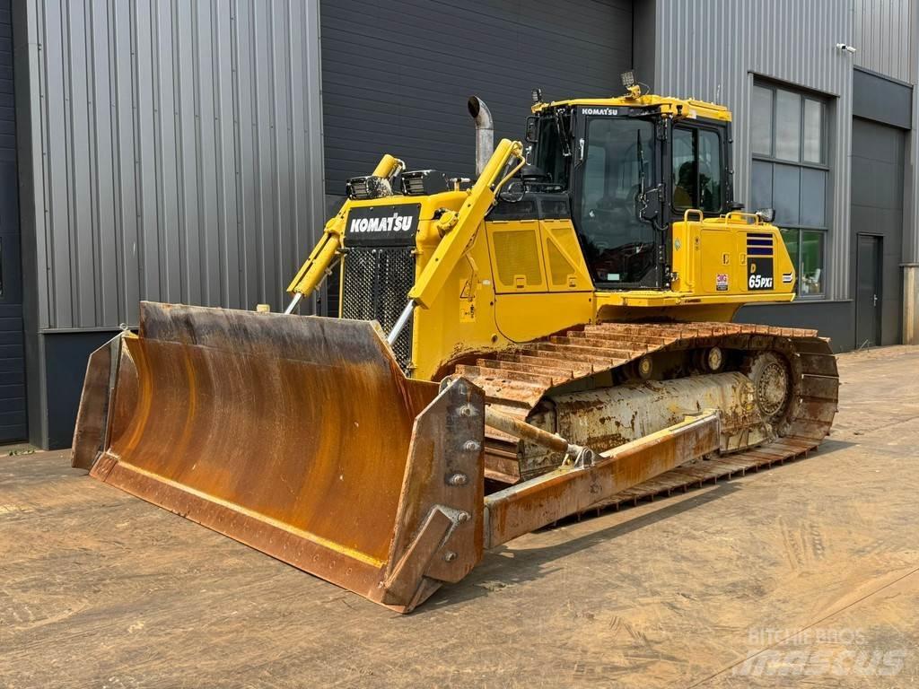 Komatsu D65PXi-18 Bulldozer