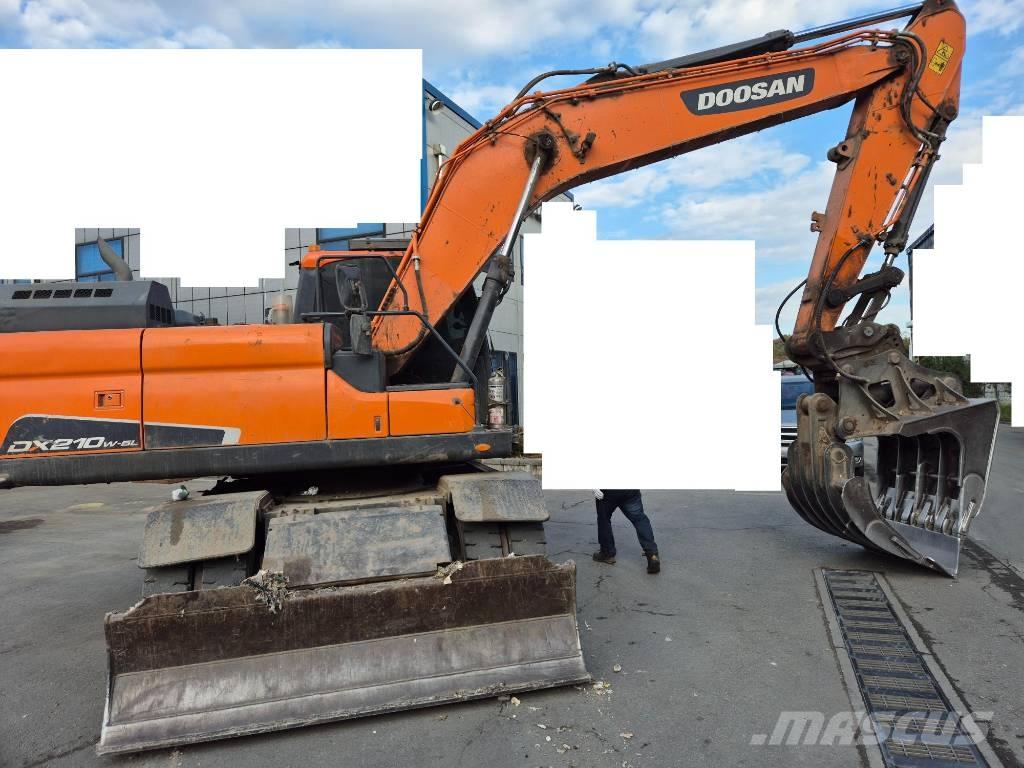 Doosan DX 210 W Mobilbagger