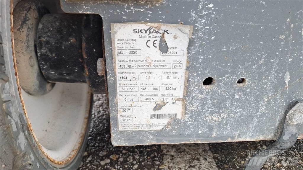 SkyJack SJIII3220 Scheren-Arbeitsbühnen
