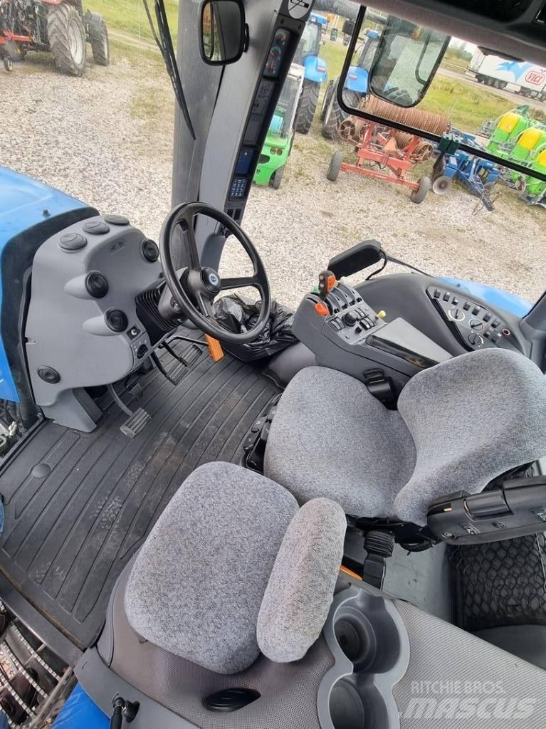 New Holland T 8040 Traktoren