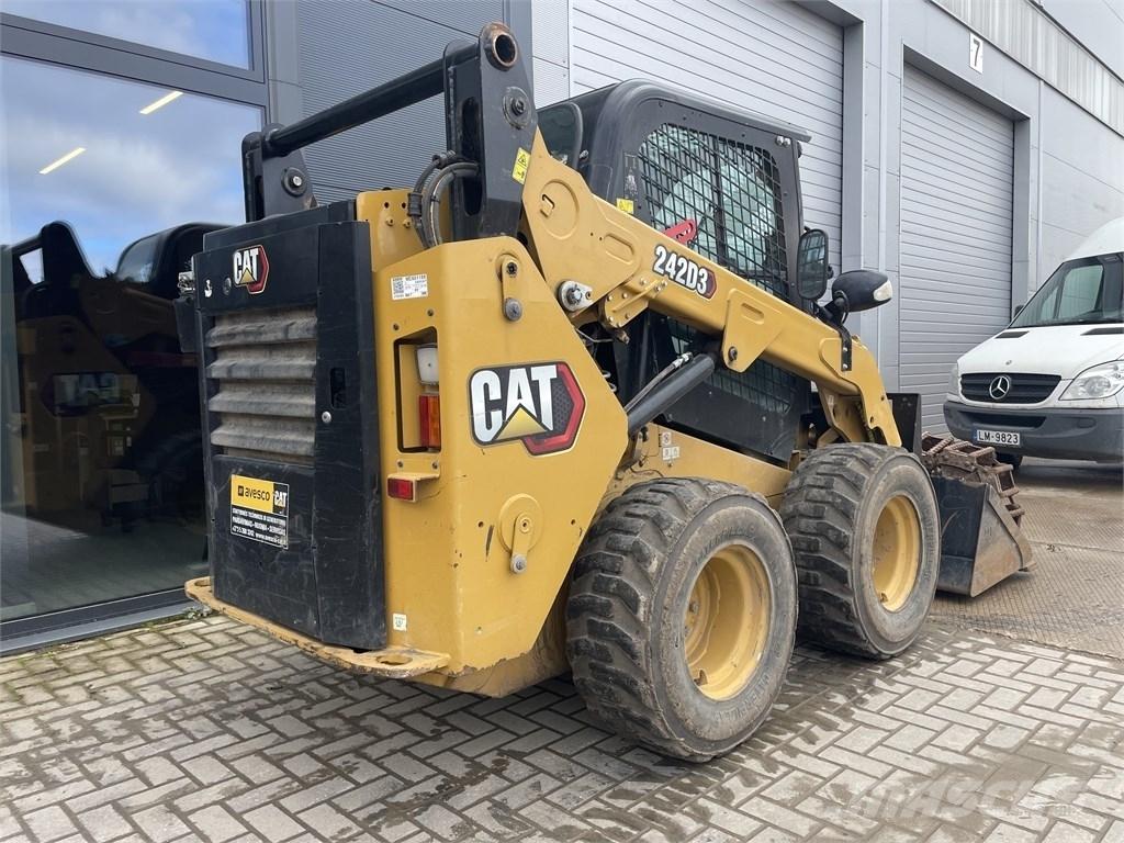 CAT 242D3 Kompaktlader