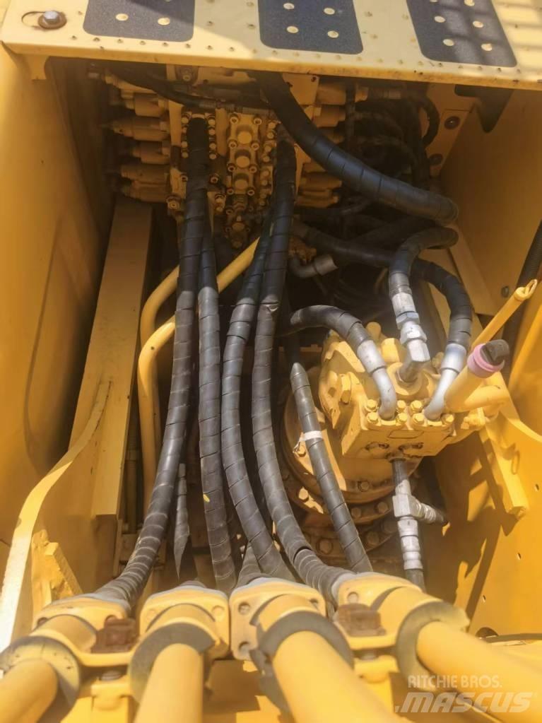 Komatsu PC 200-8 Raupenbagger
