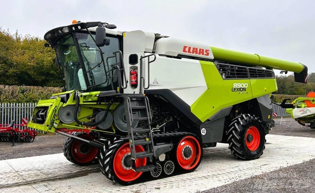 CLAAS Lexion 8900 TT Mähdrescher