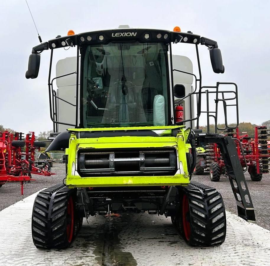 CLAAS Lexion 8900 TT Mähdrescher