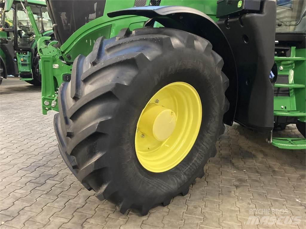John Deere 6R 215 Traktoren