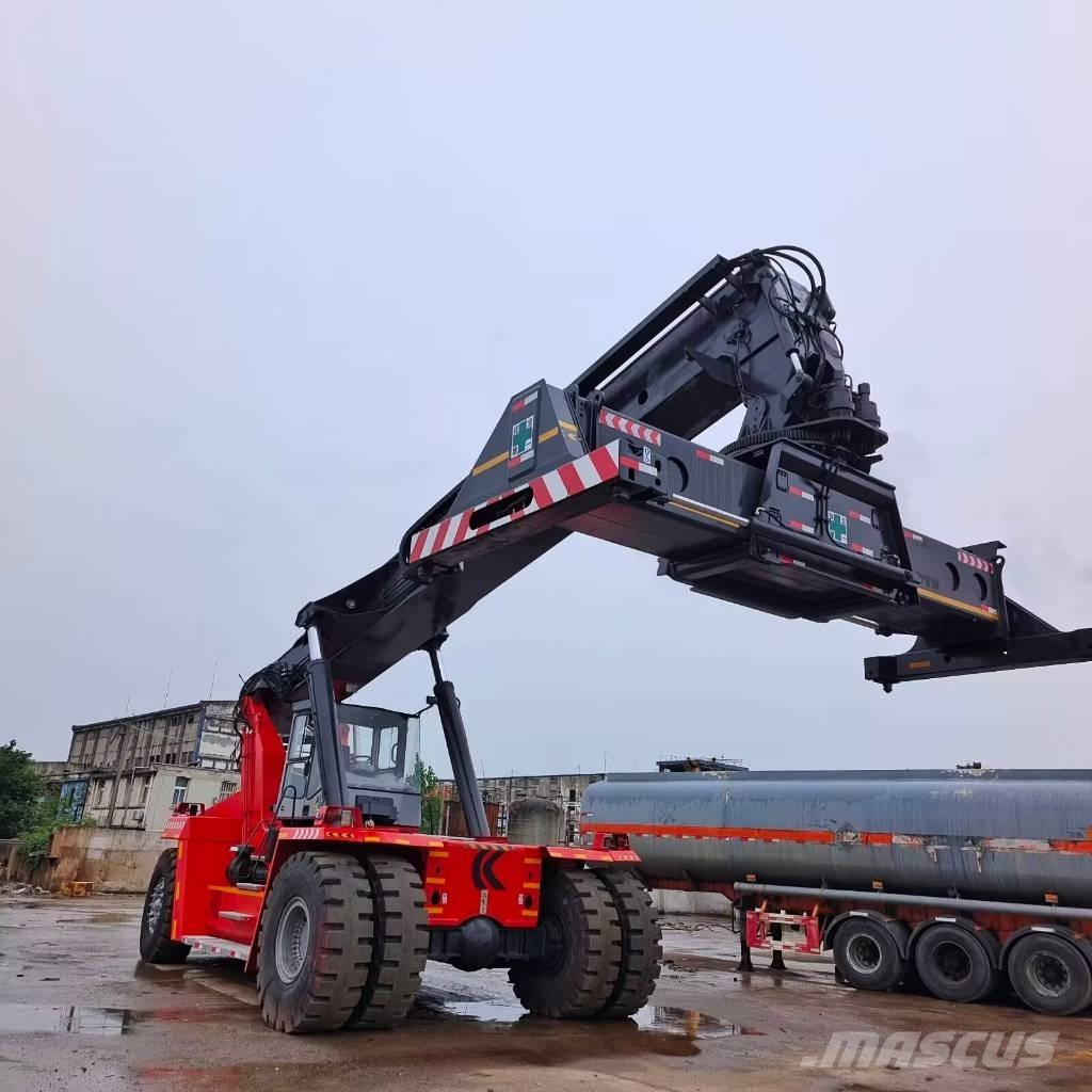 Kalmar DRF 450 Reach-Stacker