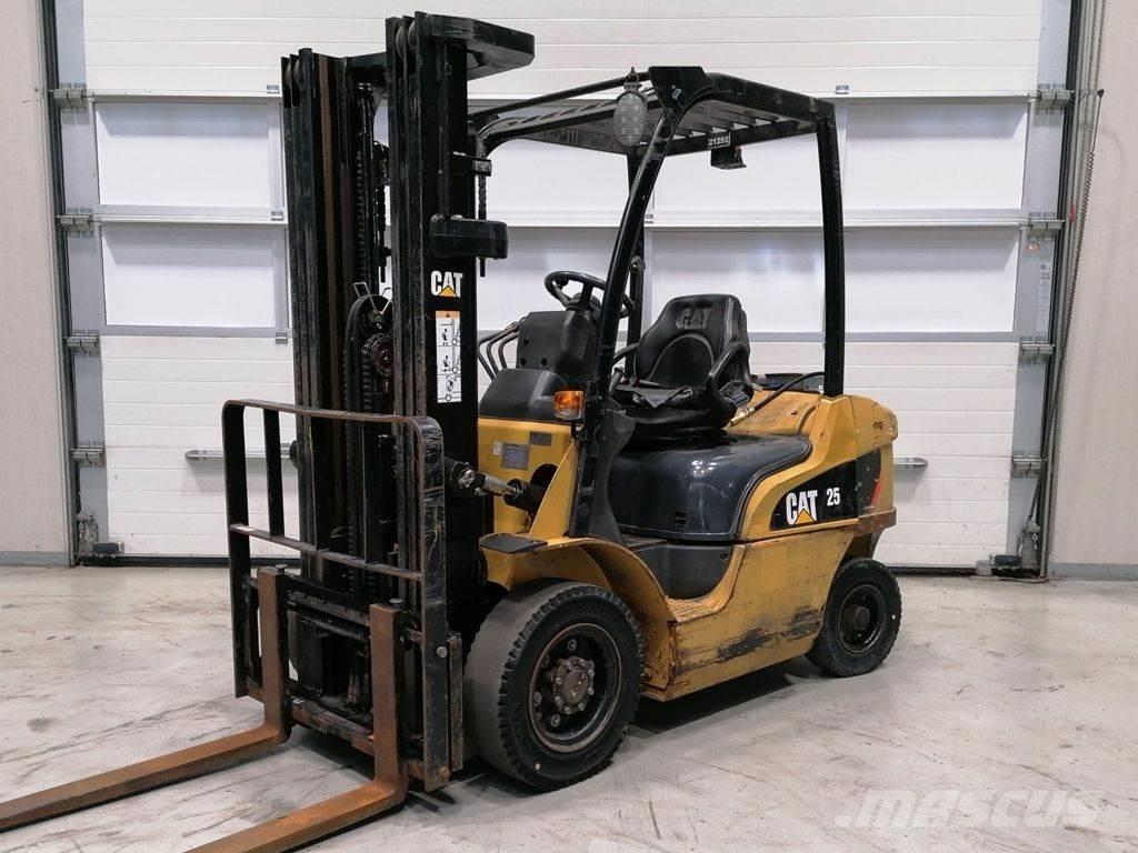 CAT GP25N Gasstapler