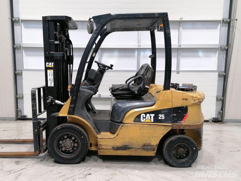 CAT GP25N Gasstapler