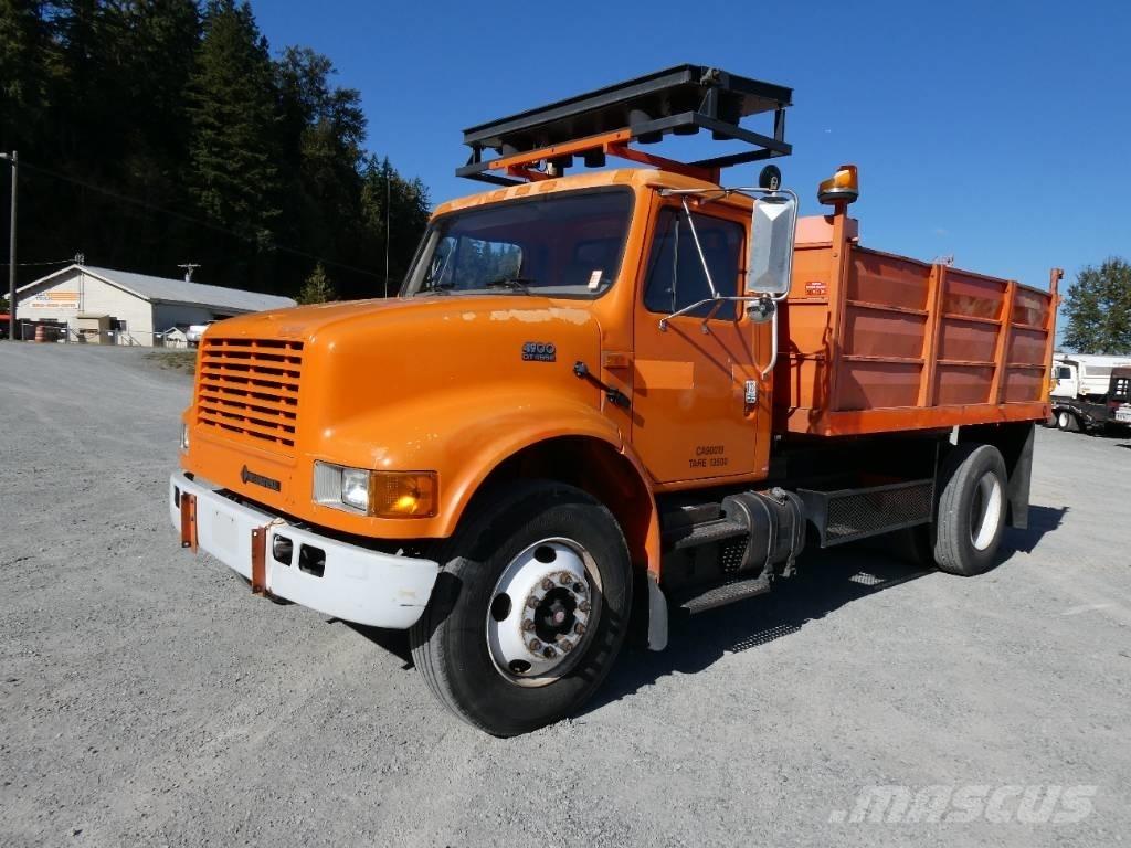 International 4900 Kipper