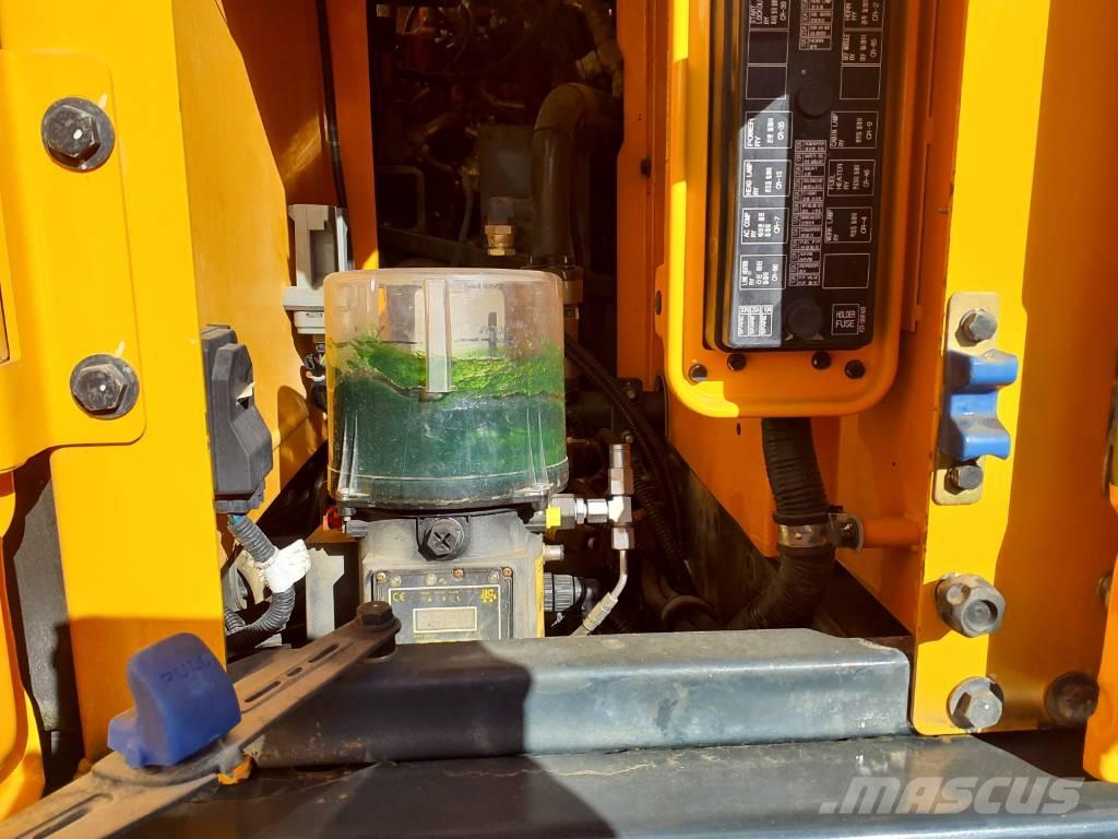 Hyundai HX260NL Raupenbagger