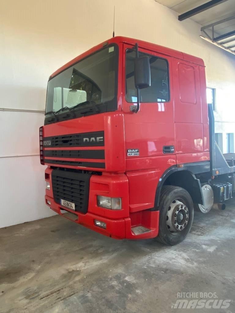 DAF XF 95.380 Pritschenwagen/Pritschenwagen mit Seitenklappe