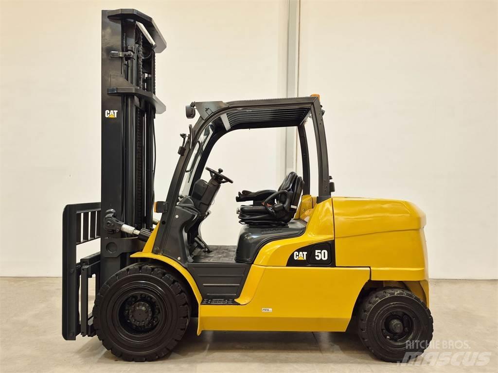CAT DP50NB Dieselstapler