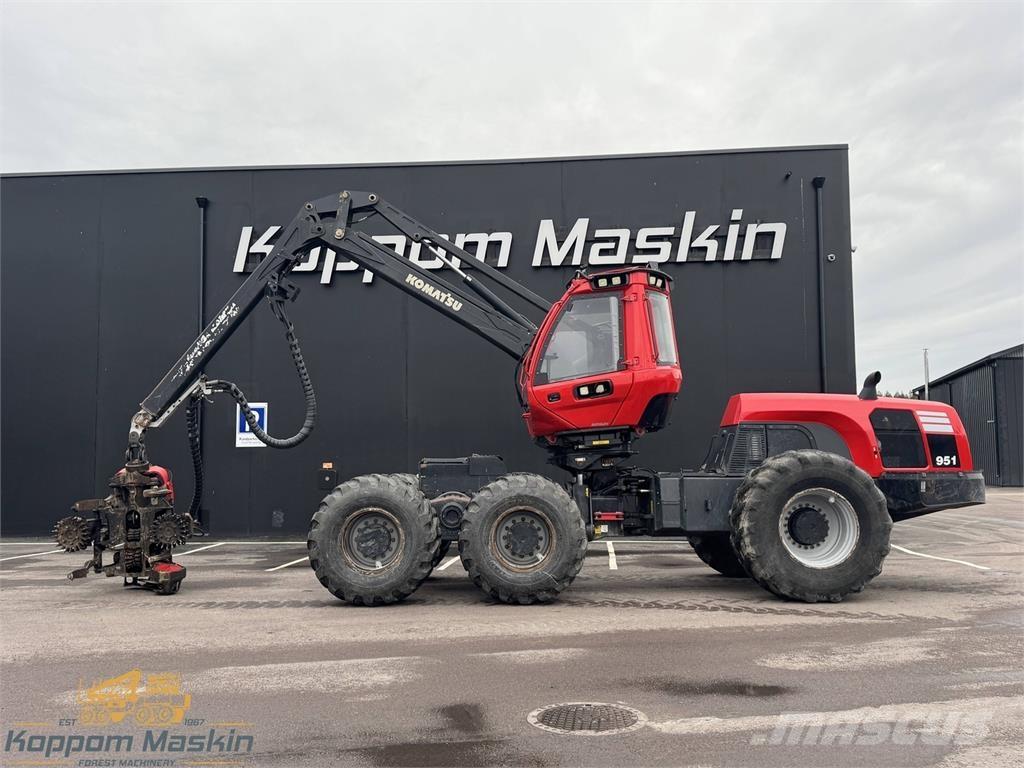 Komatsu 951 Harvester