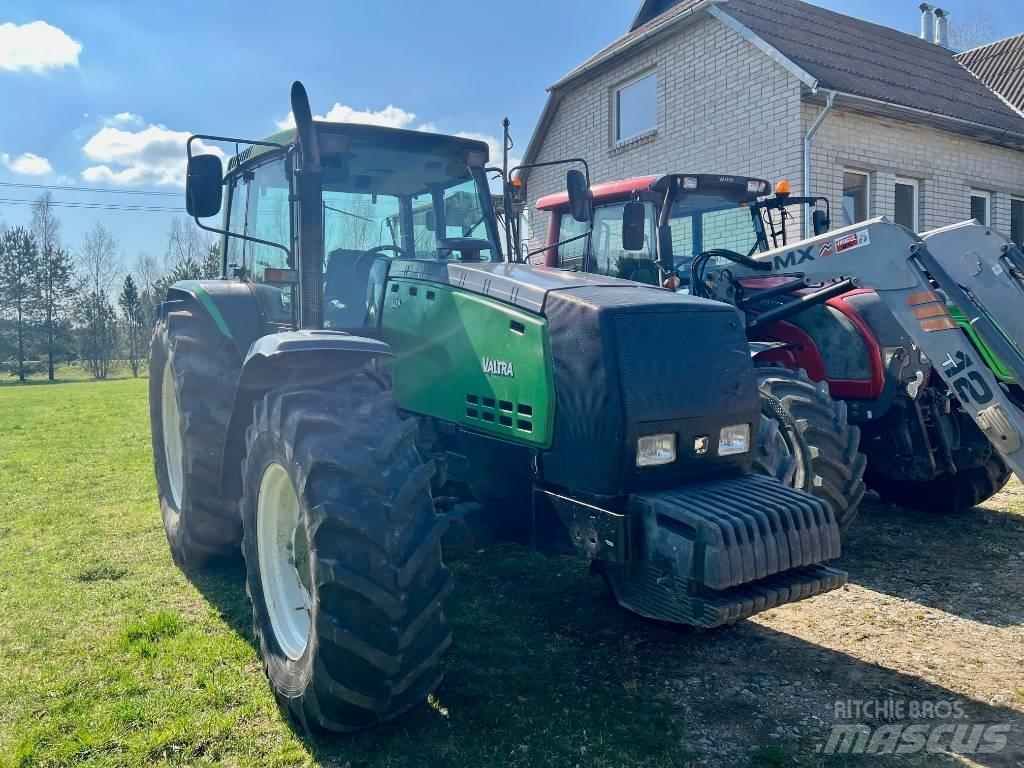 Valtra 8450 Traktoren