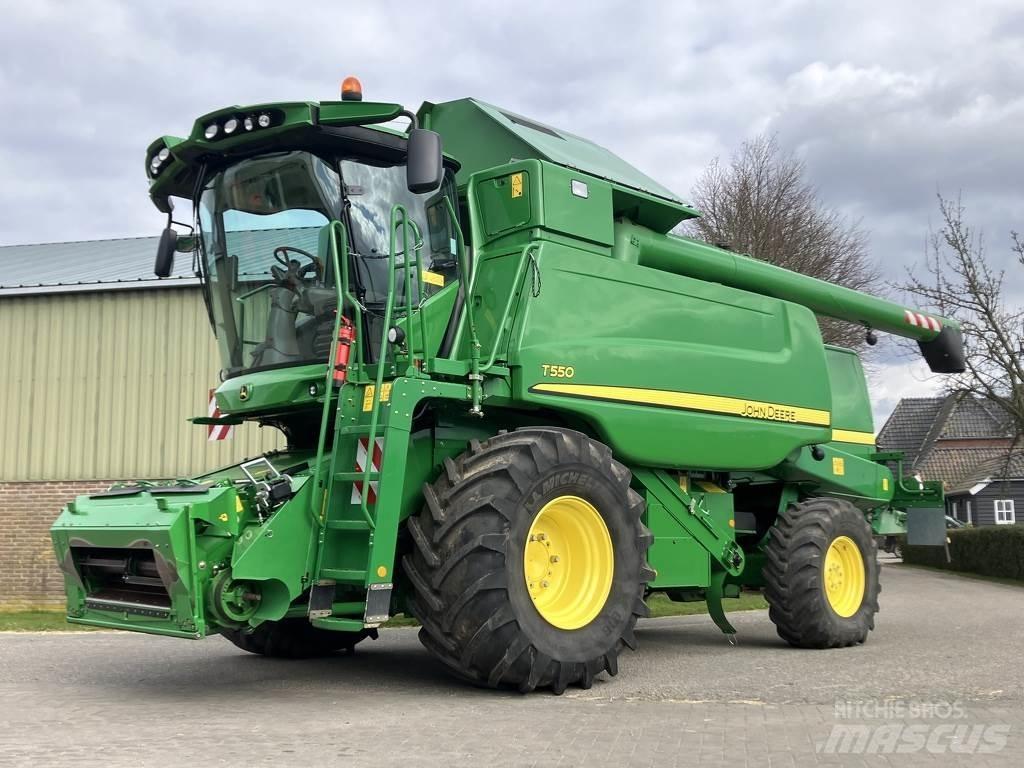 John Deere T550 Mähdrescher