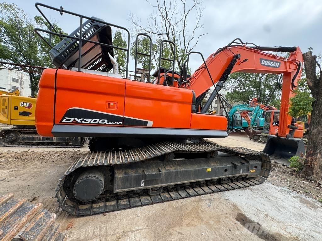 Doosan DX 300 LC LR Raupenbagger