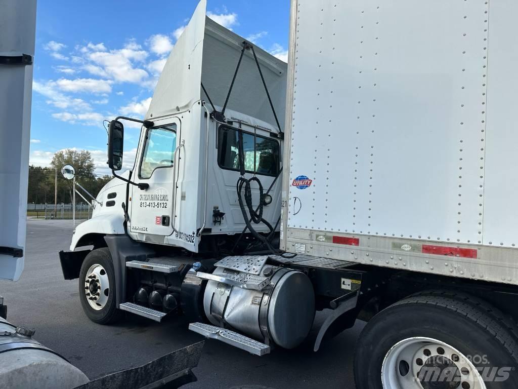 Mack Truck Sattelzugmaschinen