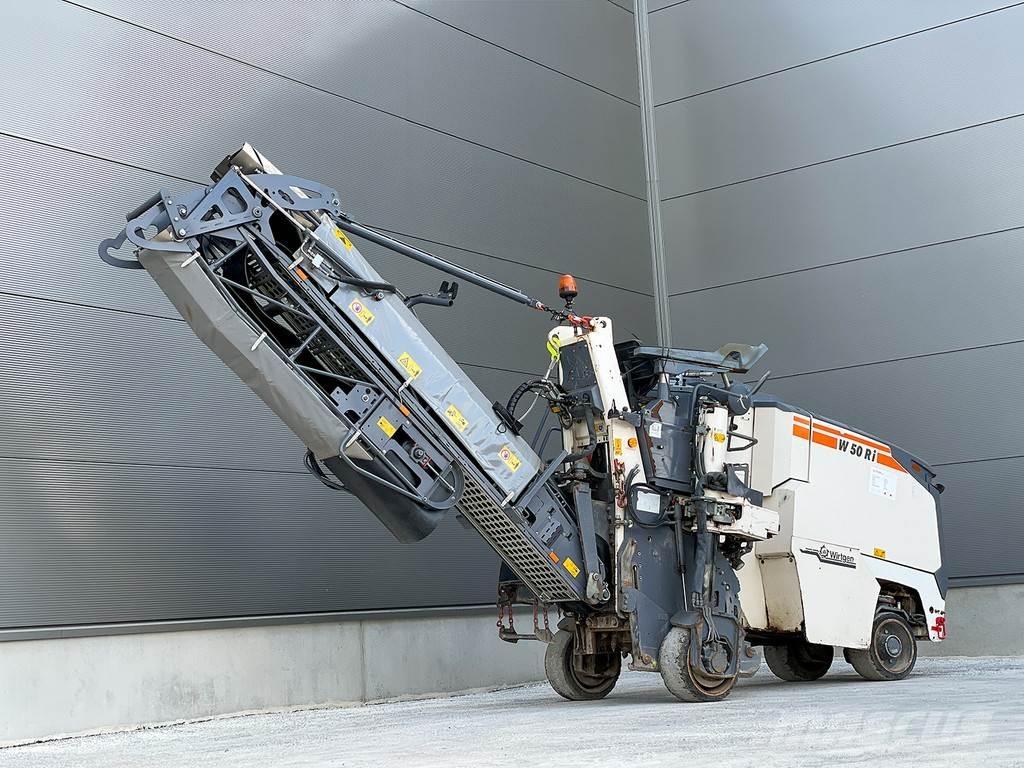 Wirtgen W 50 RI Asphaltfräsen