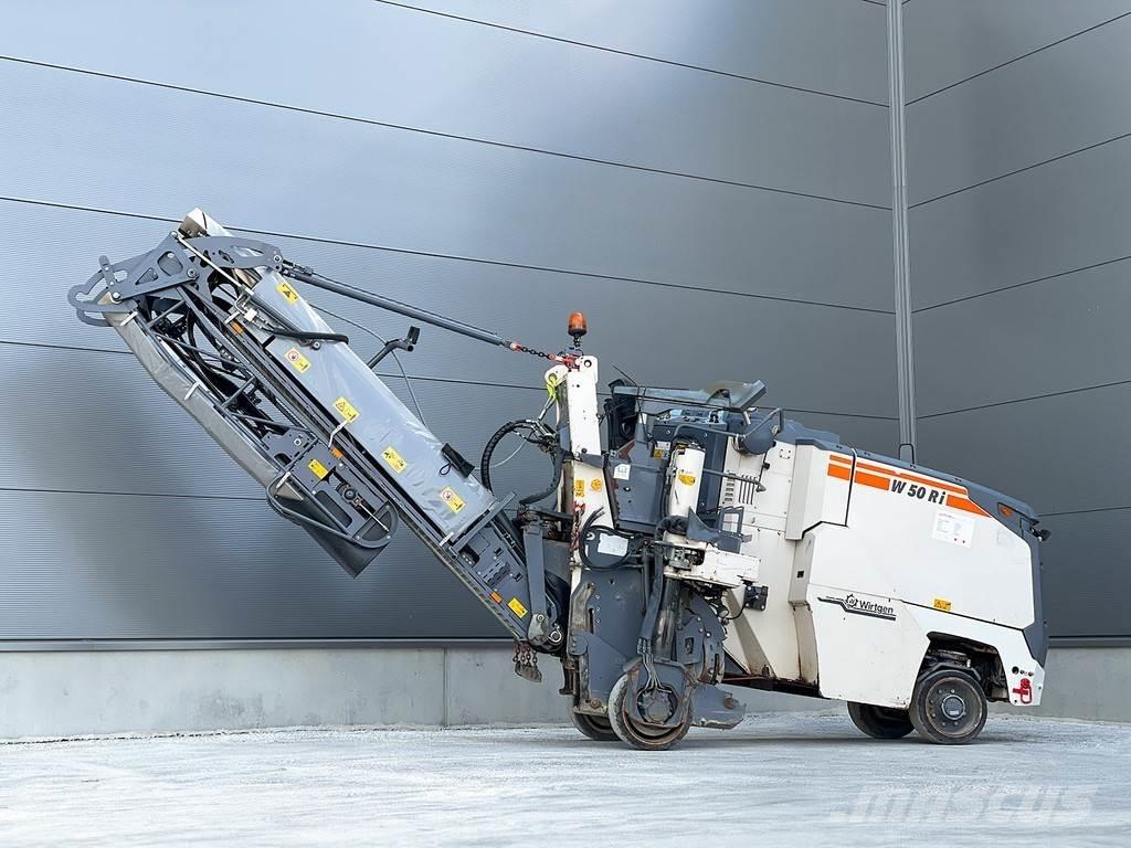 Wirtgen W 50 RI Asphaltfräsen