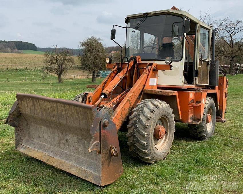 Schaeff SKB 902 Baggerlader