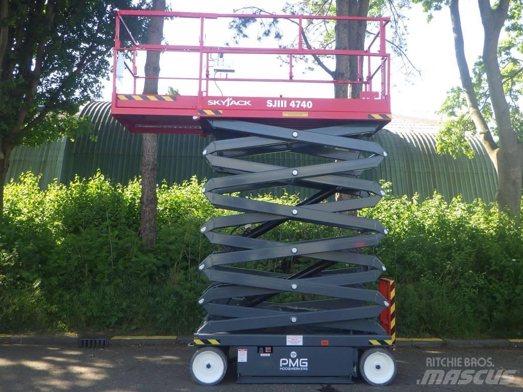 SkyJack SJ4740 Scheren-Arbeitsbühnen