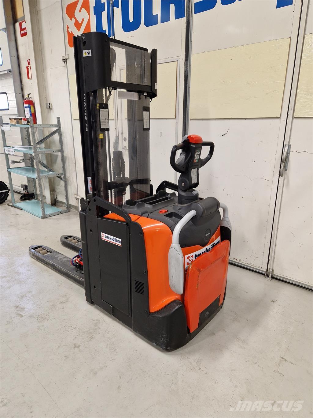 Toyota SPE120L Selbstfahrstapler