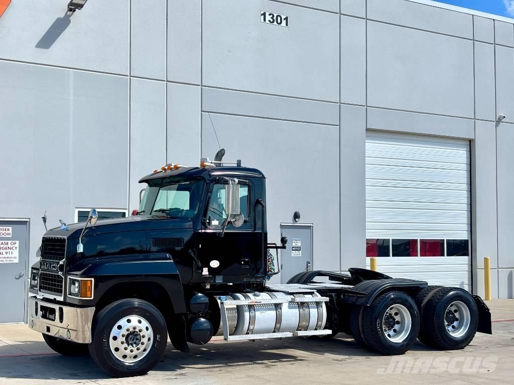 Mack Pinnacle Sattelzugmaschinen