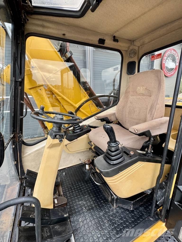 CAT M 318 Mobilbagger