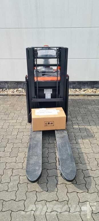 Toyota BT SPE200D Selbstfahrstapler
