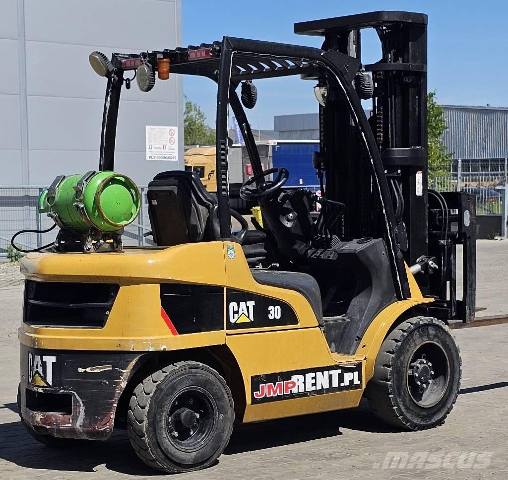 CAT GP 30 N Gasstapler