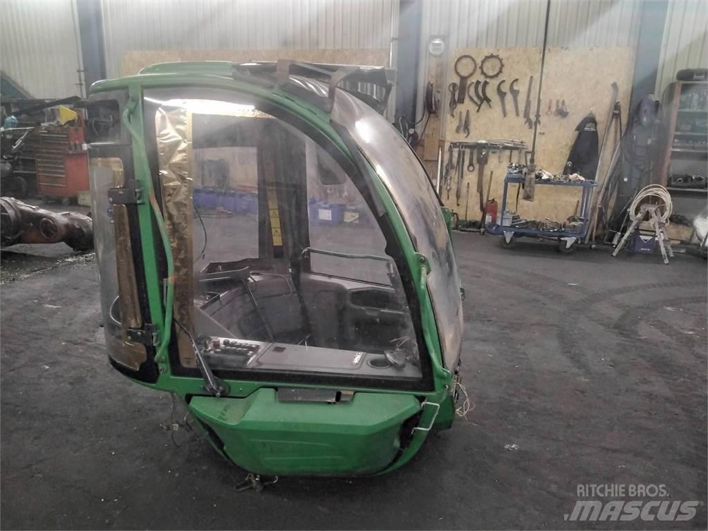 John Deere 1270E Kabinen