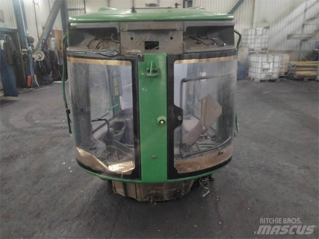 John Deere 1270E Kabinen