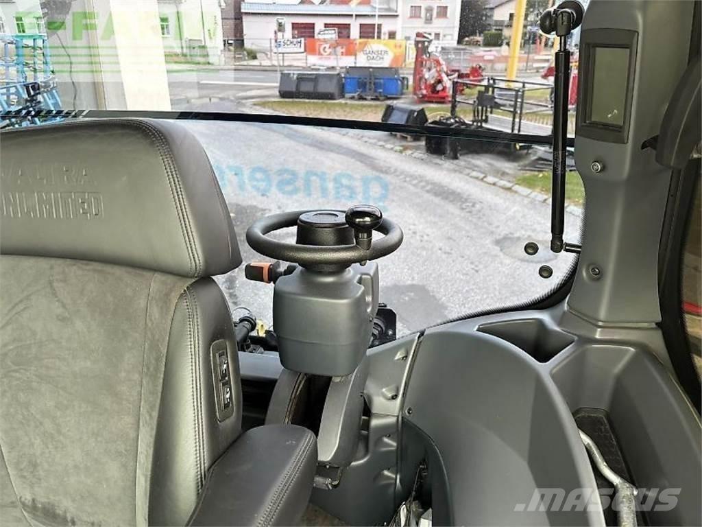 Valtra q305 Traktoren