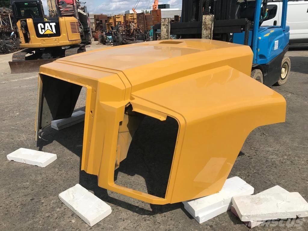 CAT 735 B Hood Chassis