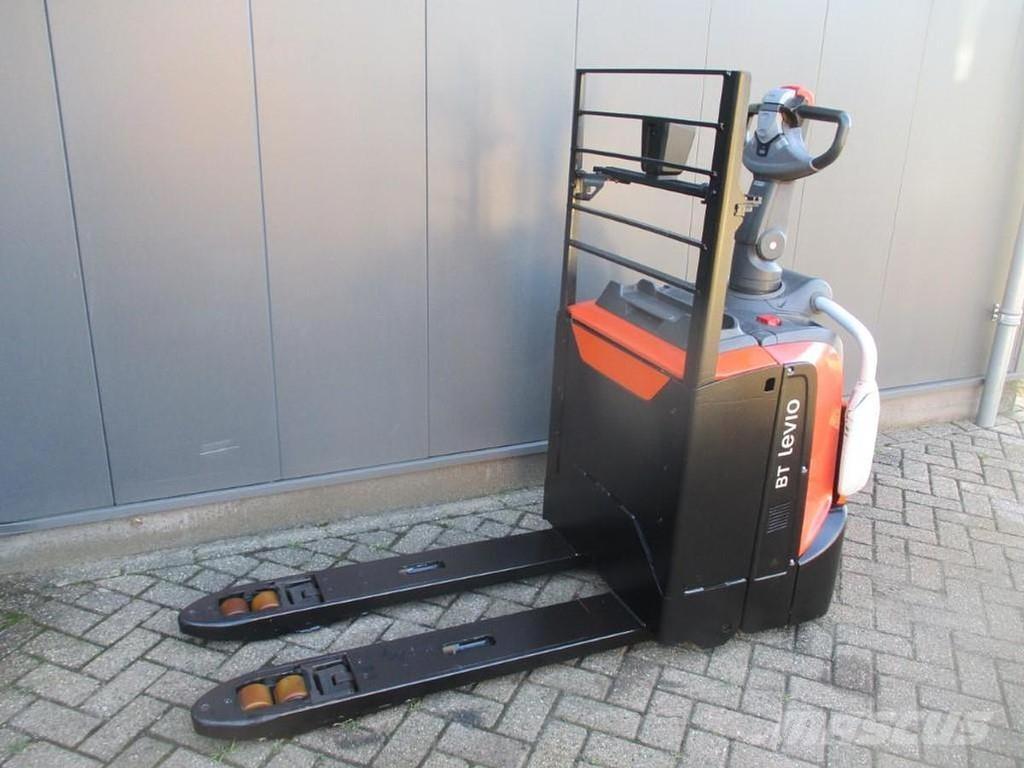 Toyota LPE200 Gabelstapler mit Fahrerstand