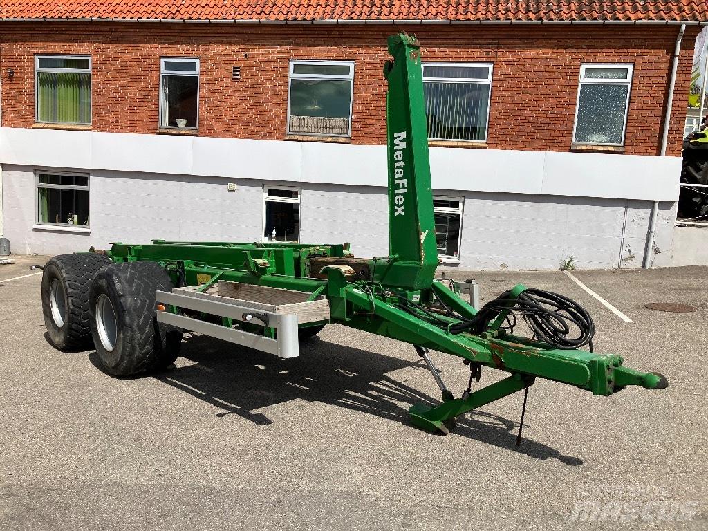 Metsjö MetaFlex 18 Anhänger mit Hakenlift