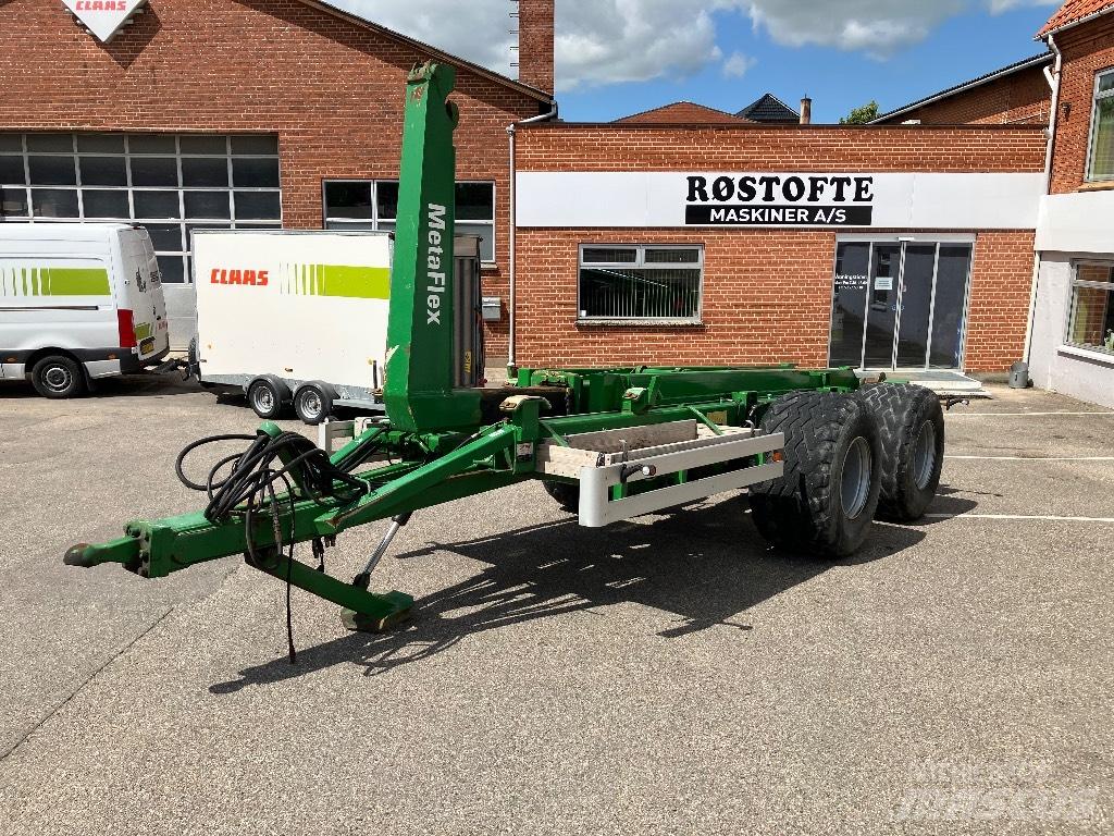 Metsjö MetaFlex 18 Anhänger mit Hakenlift