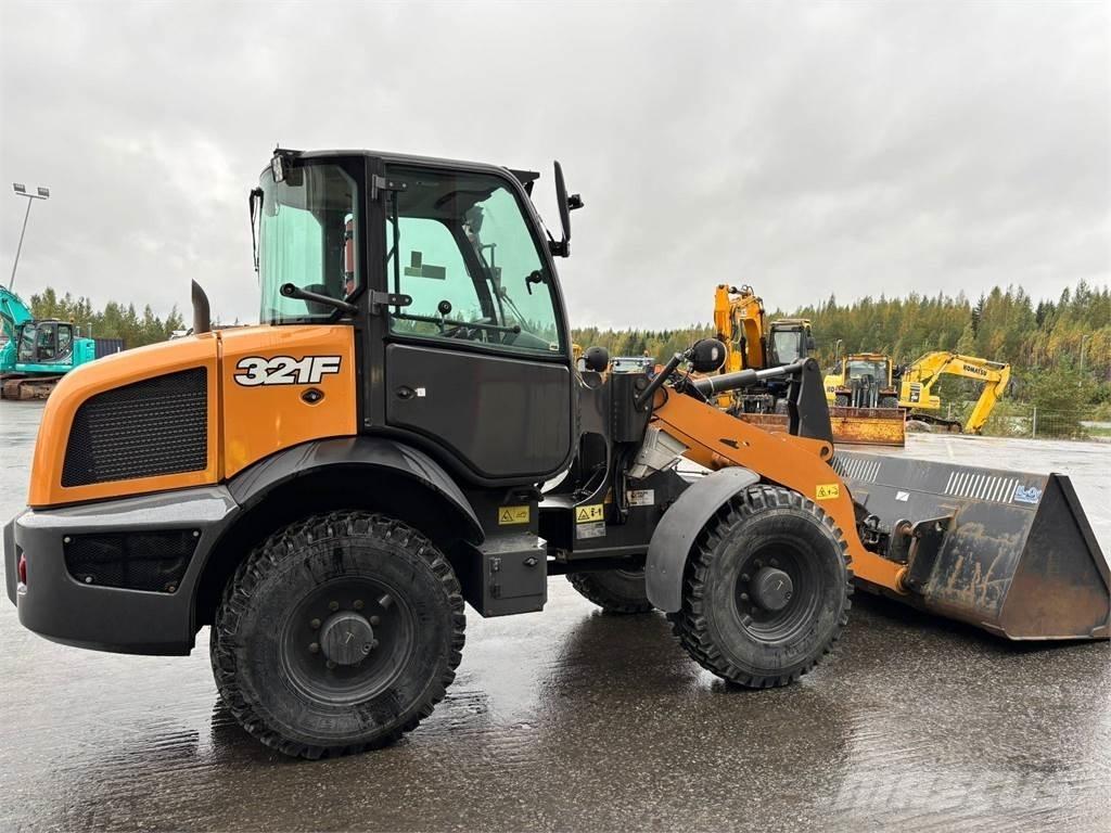 CASE 321f Radlader