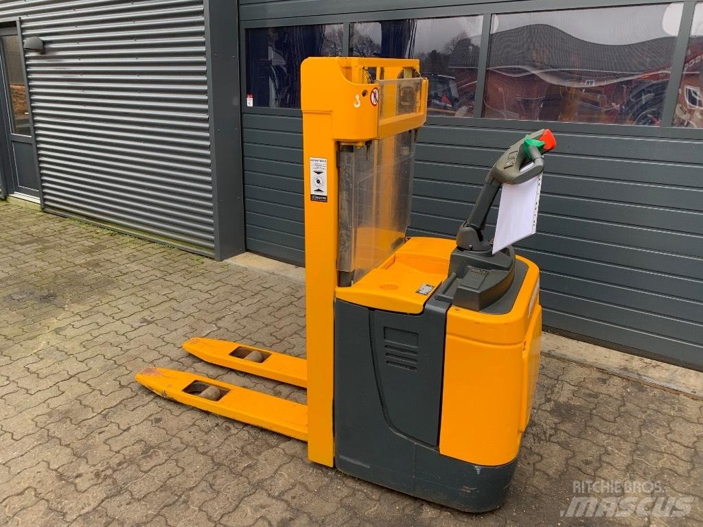 Jungheinrich ERC 212 Selbstfahrstapler