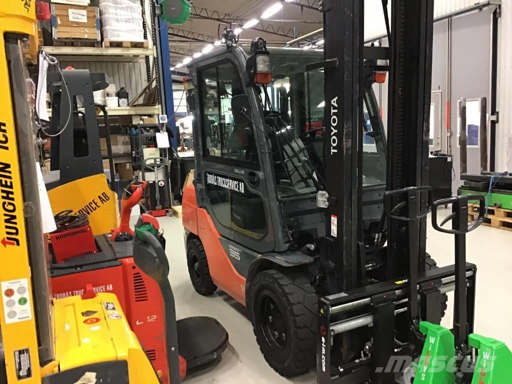 Toyota 06-8 FDJ 35 F Dieselstapler