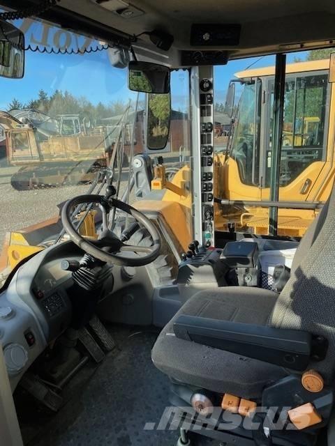 Volvo L120F Radlader