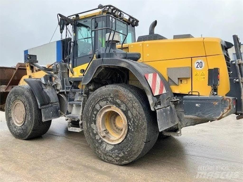 Komatsu WA 380--8E0 Radlader
