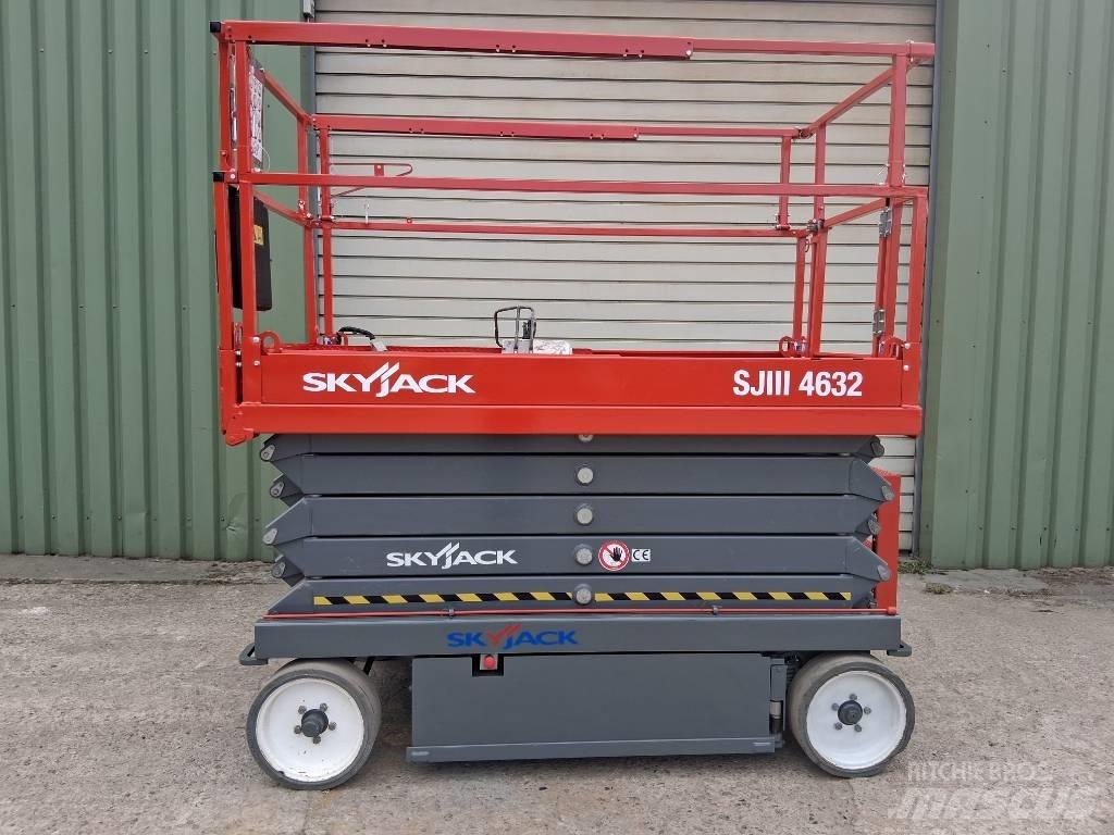 SkyJack SJ III 4632 Scheren-Arbeitsbühnen