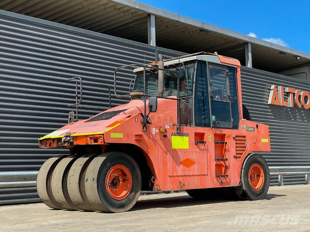 Ammann AP 240 Gummiradwalzen