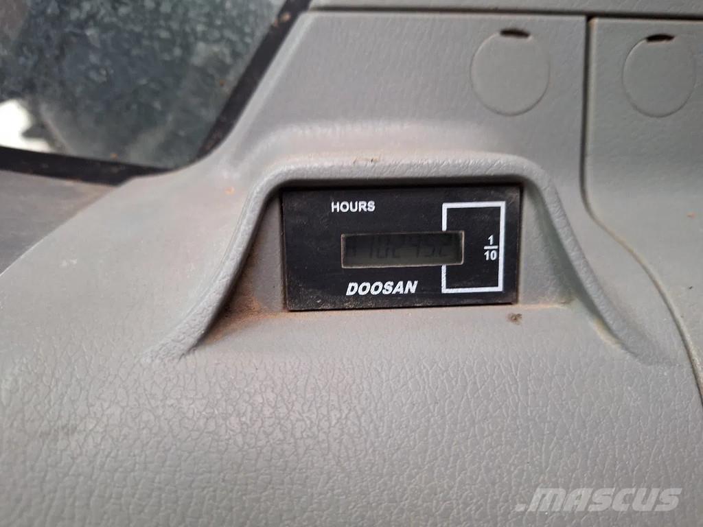 Doosan DX235NLC-5 Raupenbagger