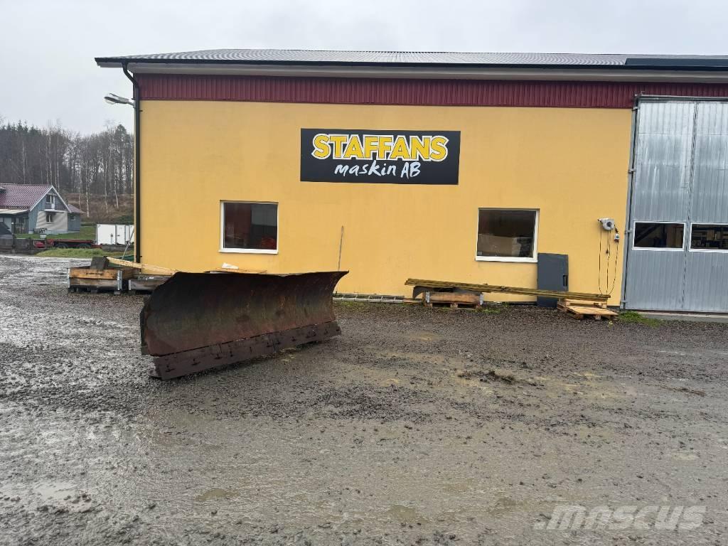 Svedala Snöblad Schneeschilde und -pflüge