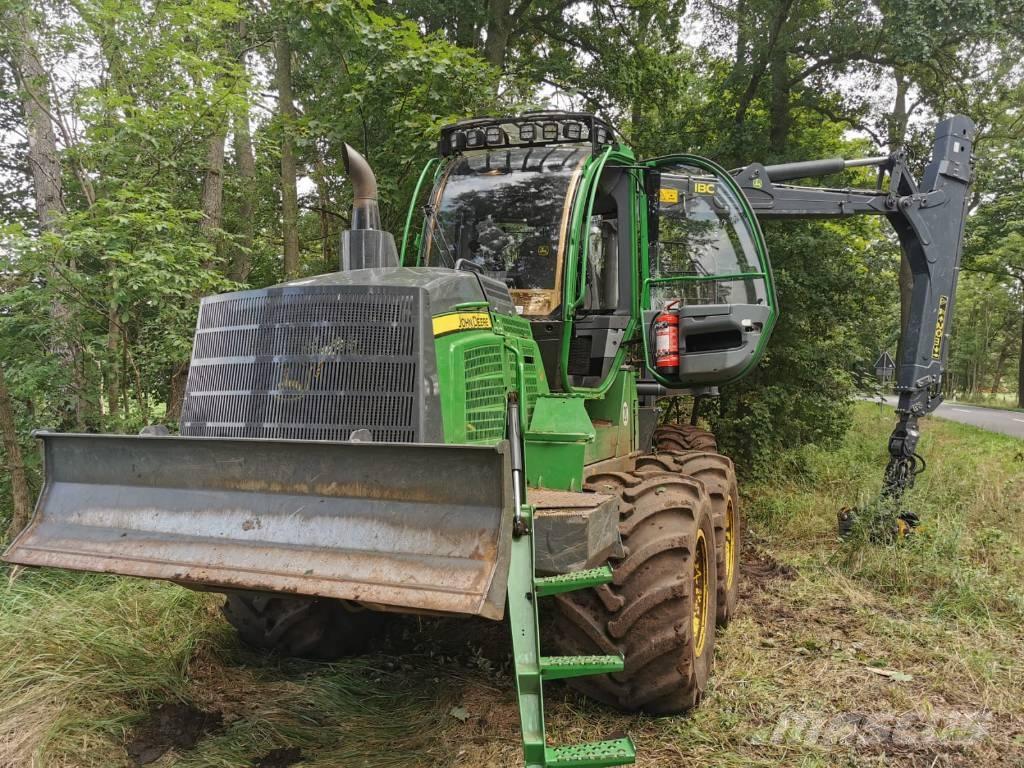 John Deere 1110G Forwarder