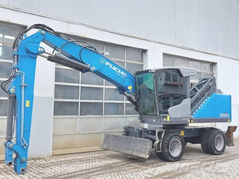 Fuchs MHL 320 F Materialumschlag