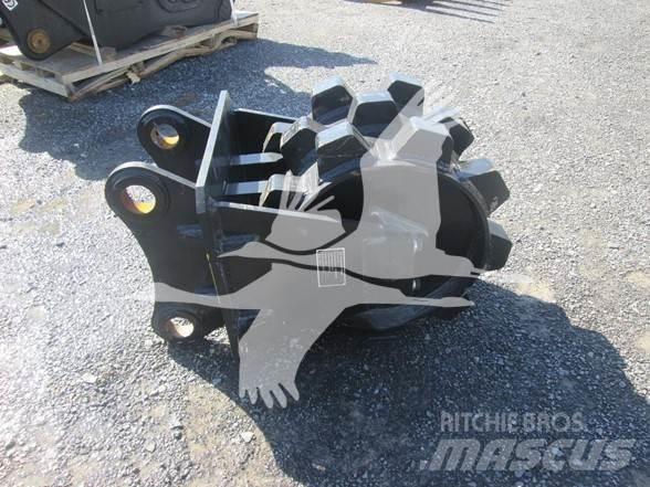  GIYI CAT 320 Reifen