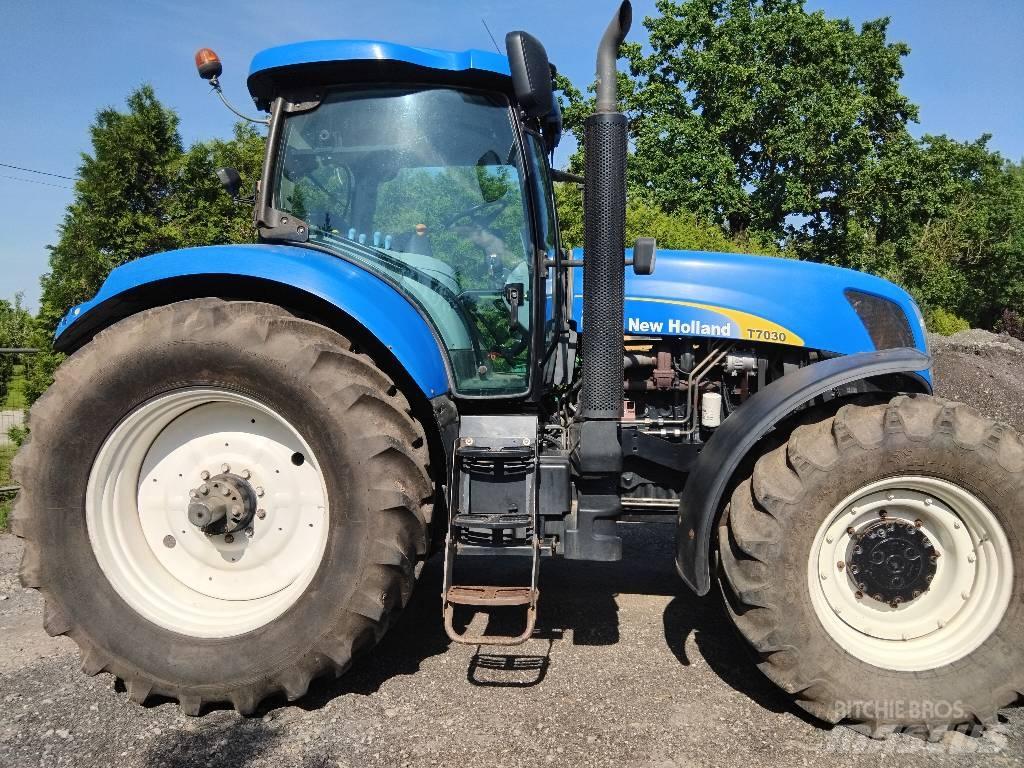New Holland T7030 Traktoren